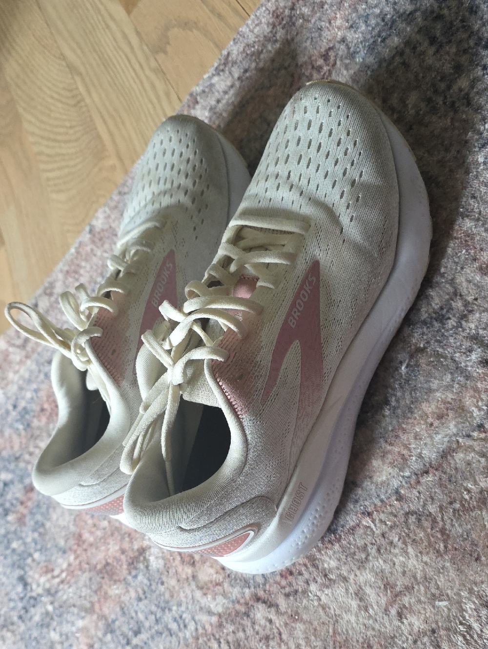 Brooks Women’s Athletic Shoes in Cream with Pink Details